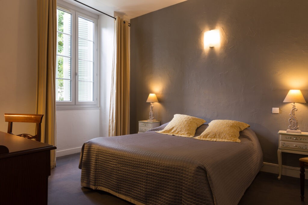 Chambre confortable Villa Montpensier